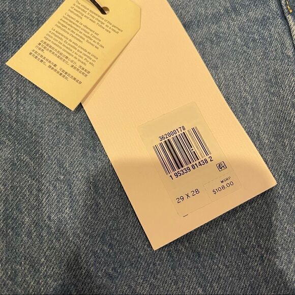 Levi's® Premium |501® ORIGINAL CROPPED WOMEN'S JEANS - Picture 4 of 7